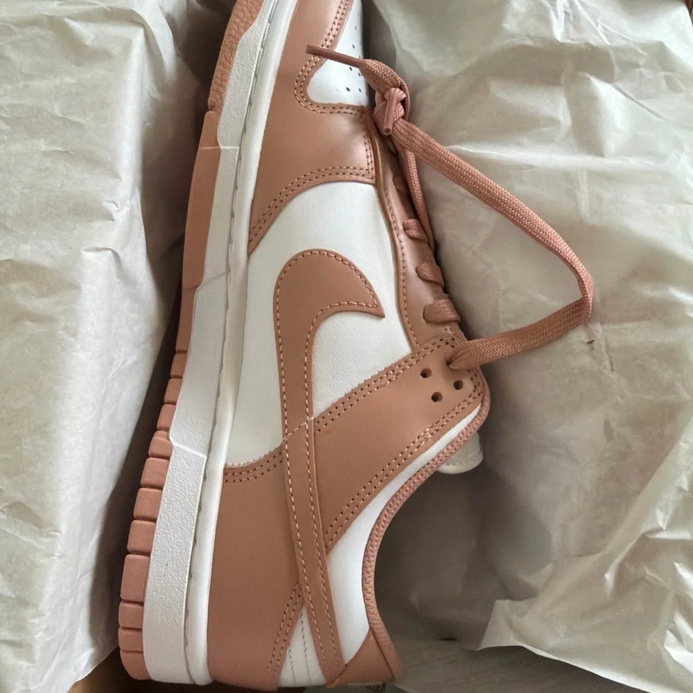 Nike box label